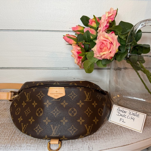 Louis Vuitton Brown and Tan Monogram Crossbody Bag bumbag - Picture 13 of 16